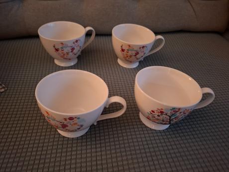 Porcelánové hrnčeky,