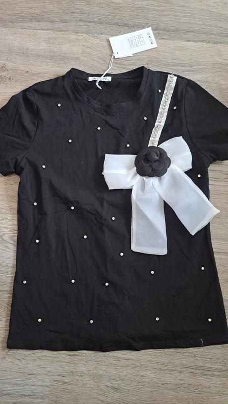 Cierne tricko s velkou mašľou, 