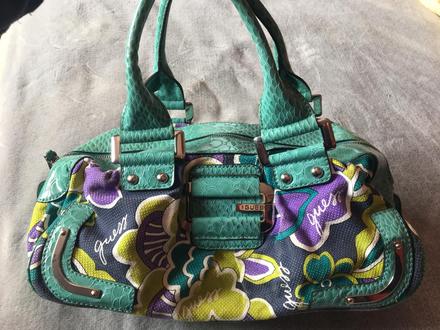 Kabelka guess, guess