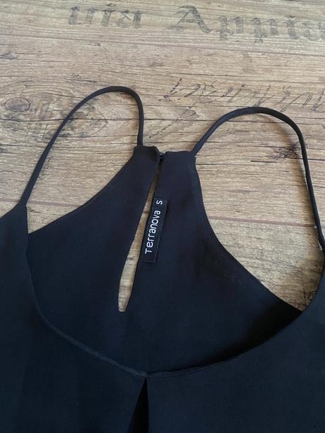 Elegantný crop top, terranova,s