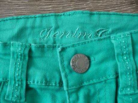 Zelené rifle na 9-10 rokov, super stav, denim co,140