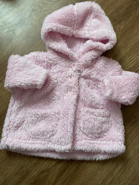 Ružový kabatik, 56