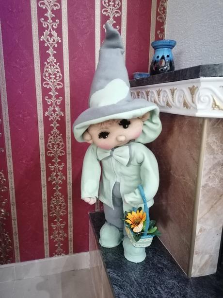 Nádherná dekoračná postavička už aj s poštou,