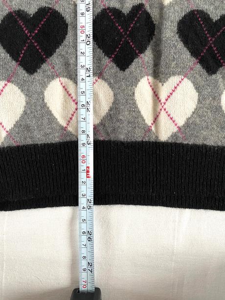 Kašmírový sveter so srdiečkami, m