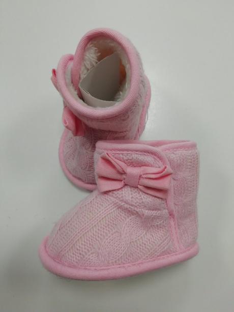 Ružové teplé pletené capačky / čižmy s mašľou, <17