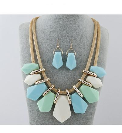 Set - nárdelník a nášnice,