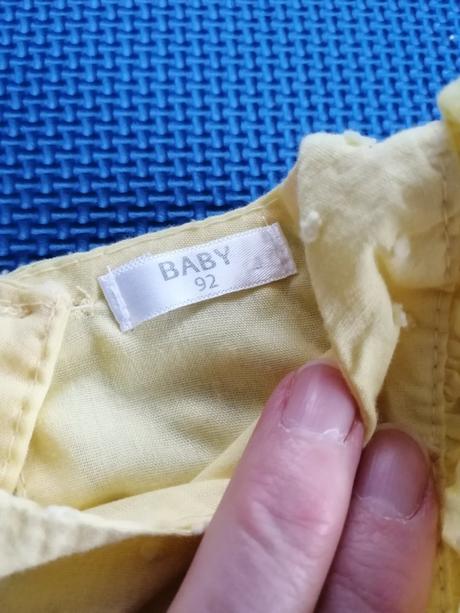 Dievčenské šaty, 92