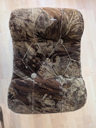 Taburetka s úložným priestorom, 