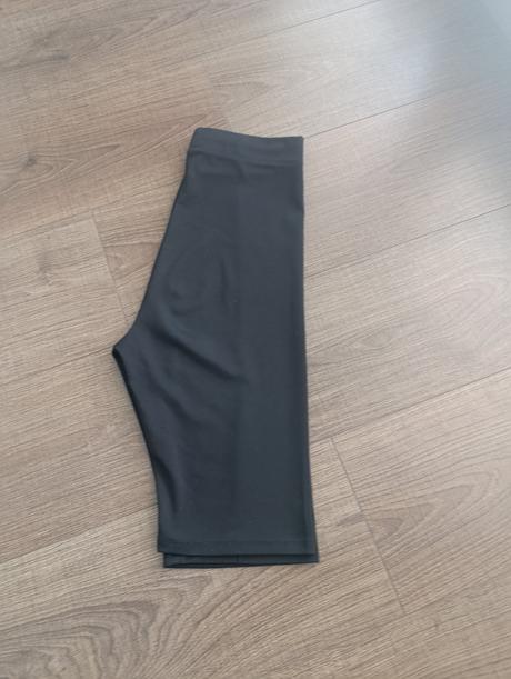 Elastické šortky, stradivarius,s