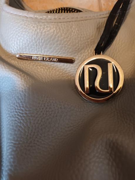 Väčšia kabela, river island