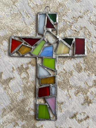 Kríž zo skla a cínu, 