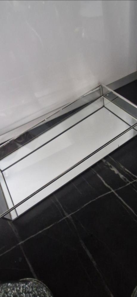 Zrkadlova tacka podnos., 