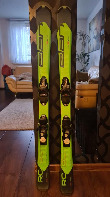 Lyze s lyziarkami, prilba, elan,130-139 cm