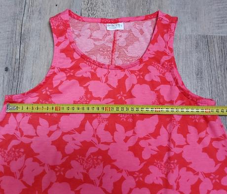 Šaty v ačkovom strihu, s