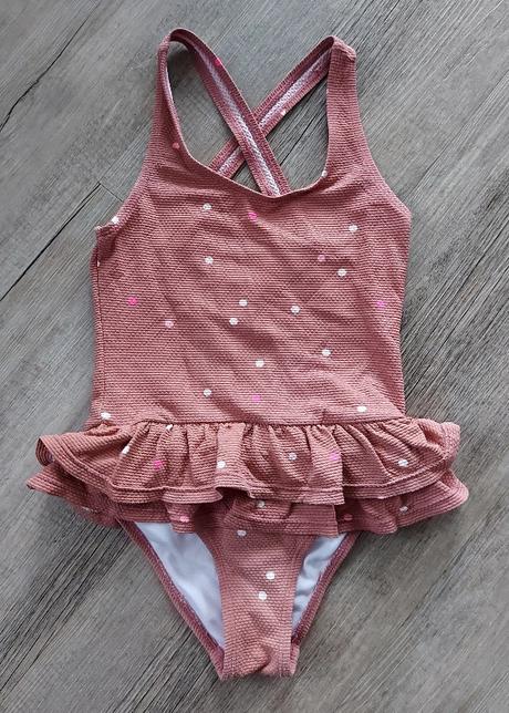 Plavky s volánikmi, 110