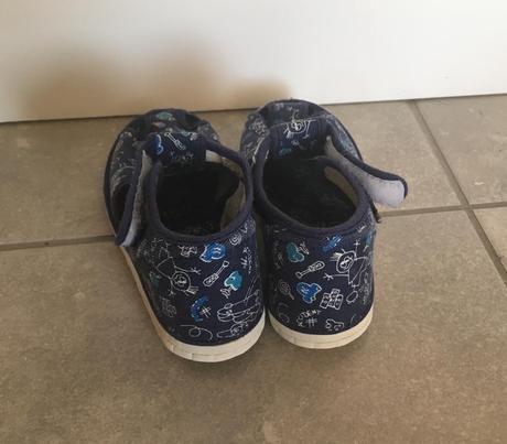 Papucky, 25