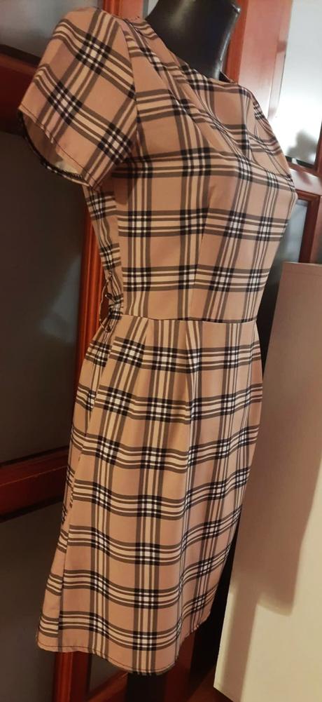 Predám  kárované šaty veľ.s, s