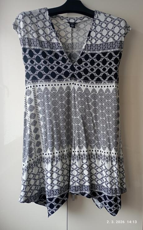 Šaty s hlbokým výstrihom (už s poštovným), lindex,s