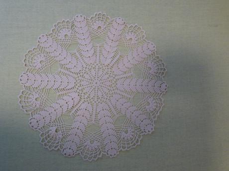 Háčkované obrusy, dečky,