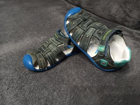 Sandálky, lasocki,24