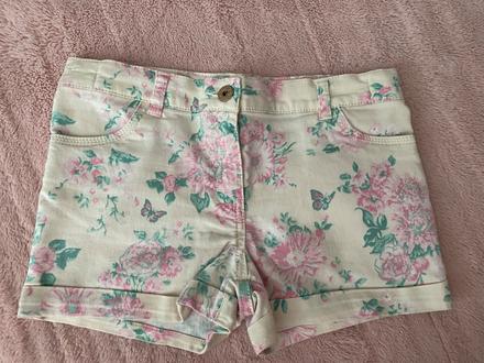Šortky, f&f,152