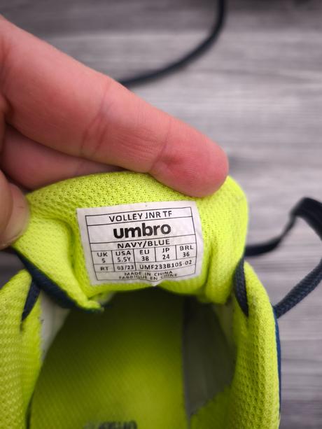 Halovky umbro, umbro,38