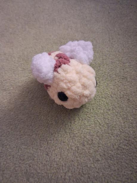 Ručne robené hačkované včielky, 