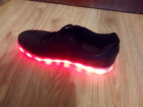 Svietiace led tenisky nabíjateľné, 46