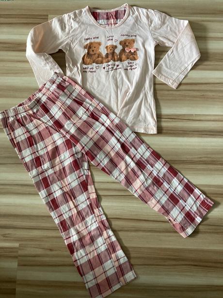 Pyžamo, cornette,122