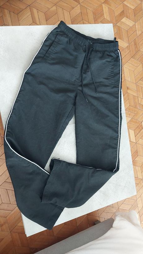 Športové nohavice, 164