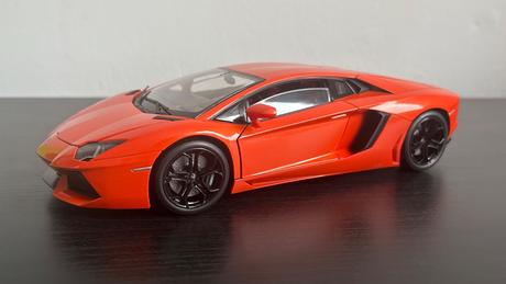 Lamborghini aventador 1/18 welly nex,