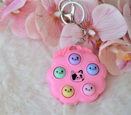 Kľúčenka na štýl pop-it, 