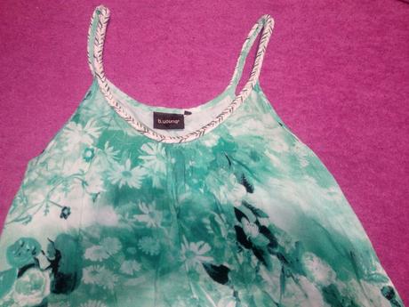 Zelené kvetové šaty, 40