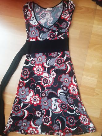 Letné šaty krásne, s výstrihom, orsay,s