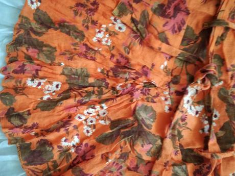 Oranžová sukňa, 38