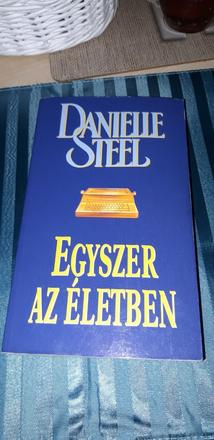 Kniha danielle steel, 