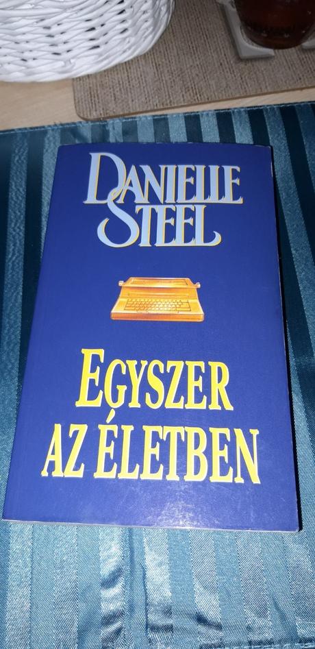 Kniha danielle steel, 