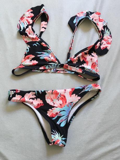 Kvetované bikini s volánmi, 34