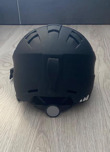 Lyžiarska prilba, m