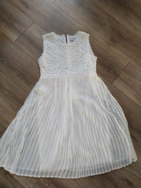 Šaty s čipkou a plisovanou sukňou, reserved,152