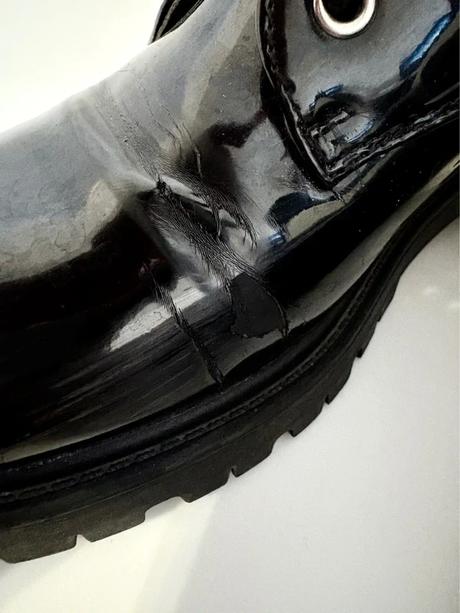 Lakované členkové čižmy s perlami, 36