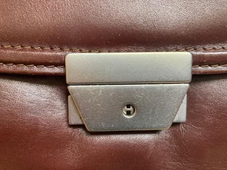 Hnedá kožená aktovka, 