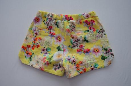 Kvietkované šortky, zara,128