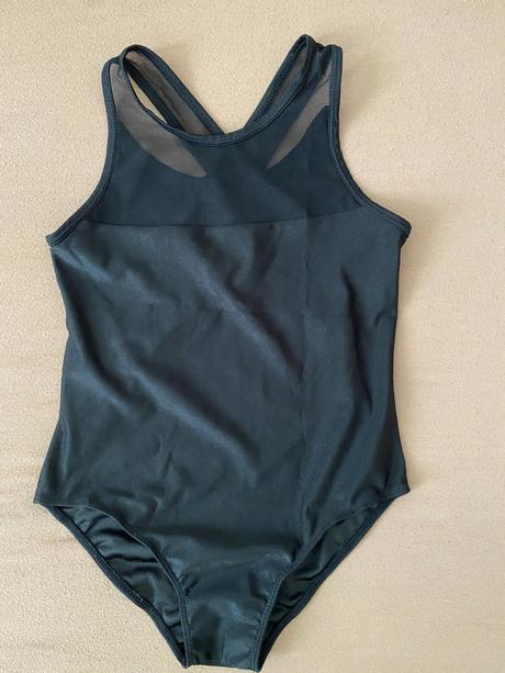 Dievčenské celé plavky, 134