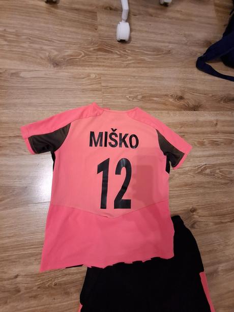 Futbalovy komplet, kipsta,152