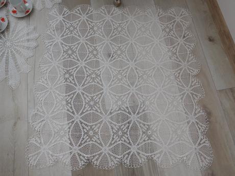 Ponúkam na predaj porcelánovú sadu made in čechosl,