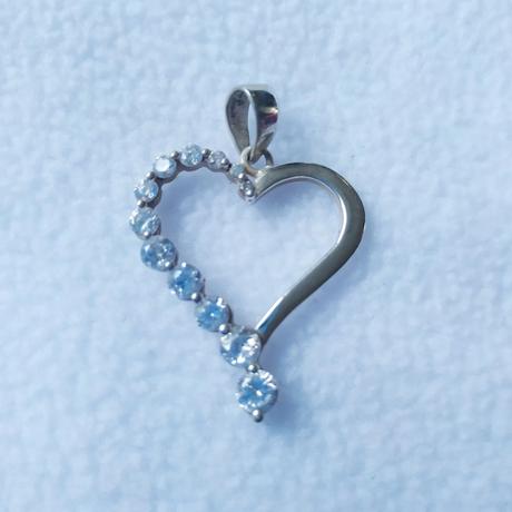 Strieborný prívesok,