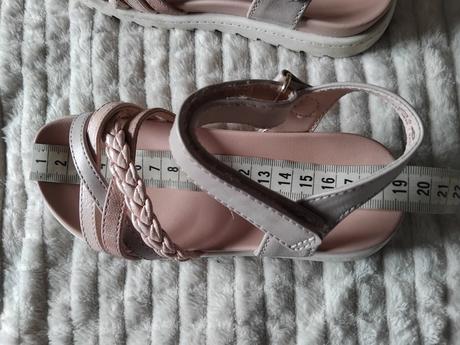 Ružove sandale, cupcake,29