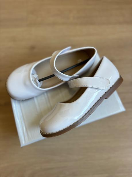 Slavnostne baleriny, 30