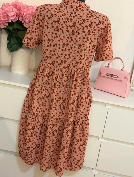 Romantické midi šaty jdy - jemný kvetinový vzor, 38